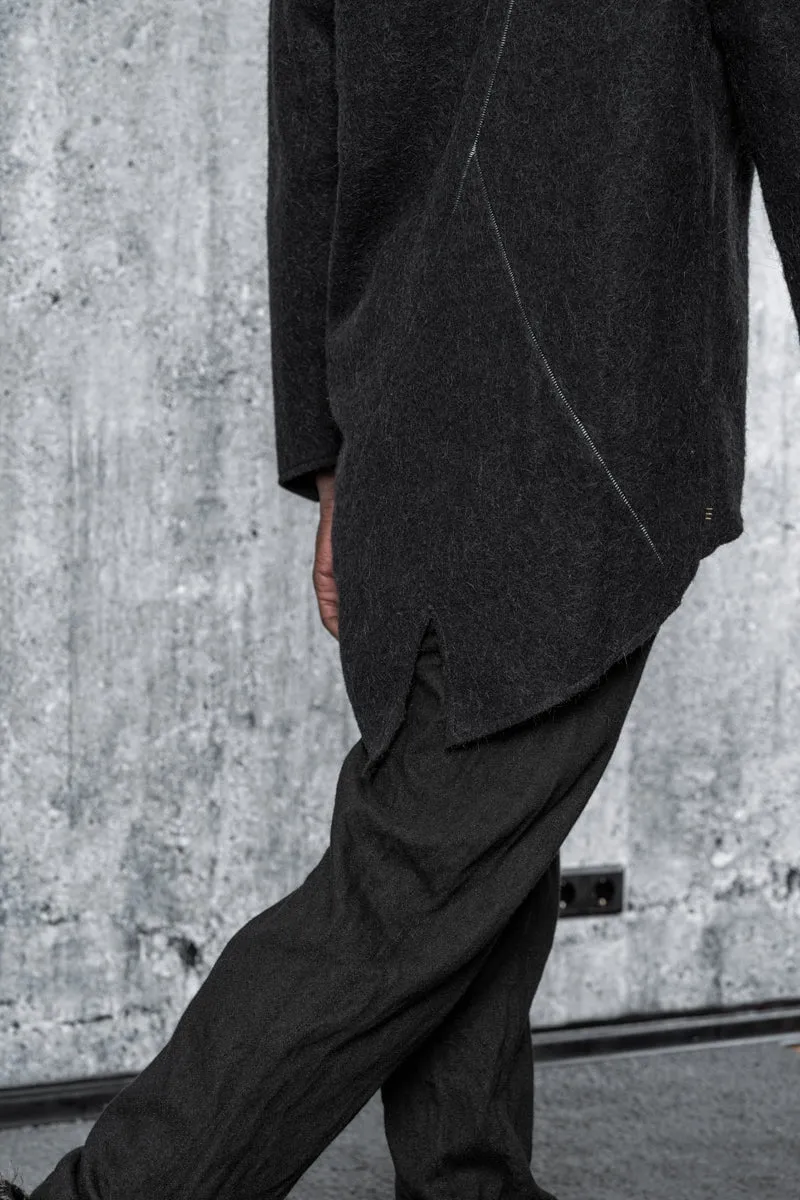 eigensinnig wien | Lavinia | Langer, asymmetrischer Alpaka Pullover mit Zip in Schwarz