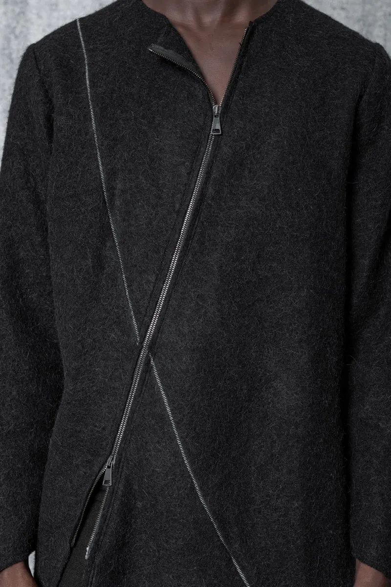 eigensinnig wien | Lavinia | Langer, asymmetrischer Alpaka Pullover mit Zip in Schwarz