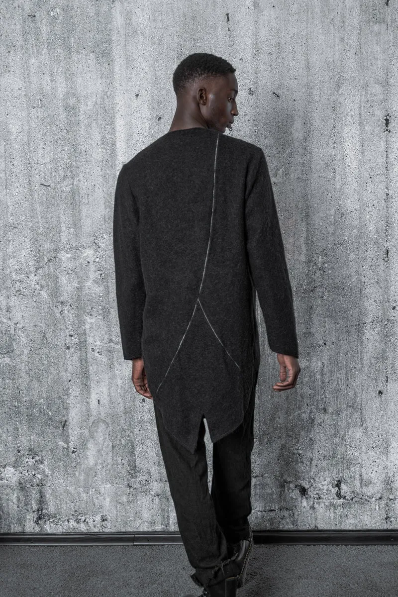 eigensinnig wien | Lavinia | Langer, asymmetrischer Alpaka Pullover mit Zip in Schwarz